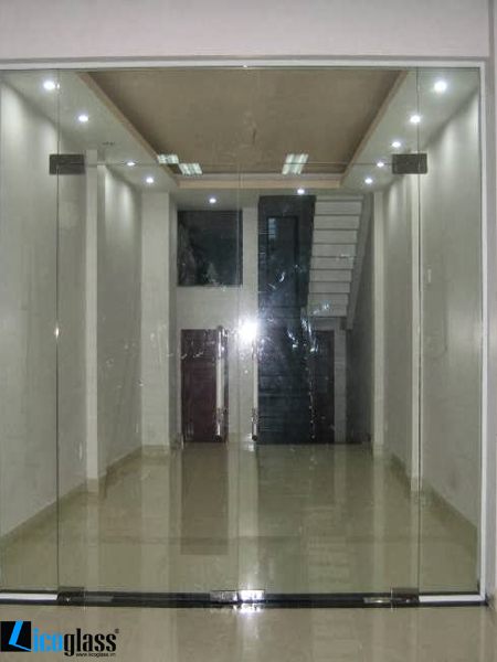 Mẫu cửa kính thủy lực 2 cánh 3 vách bên